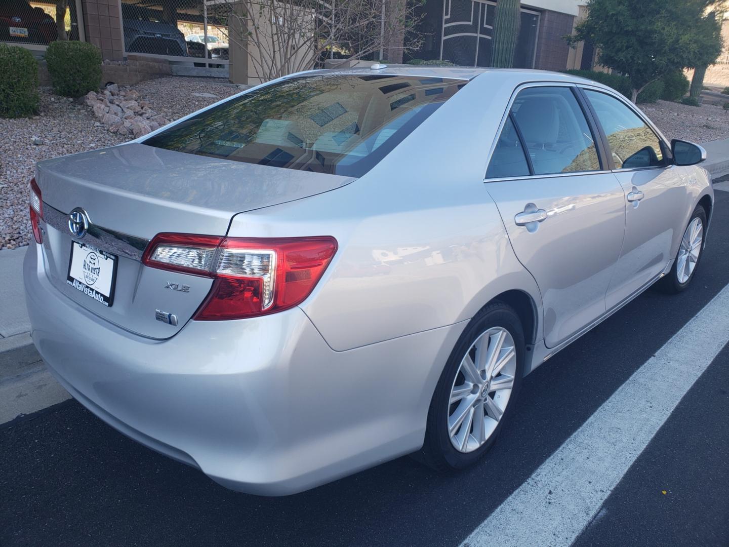 2014 /gray and black Toyota Camry Hybrid lx (4T1BD1FK3EU) with an 3.5L V6 DOHC 24V engine, 5-Speed Automatic transmission, located at 323 E Dunlap Ave., Phoenix, AZ, 85020, (602) 331-9000, 33.567677, -112.069000 - Photo#3